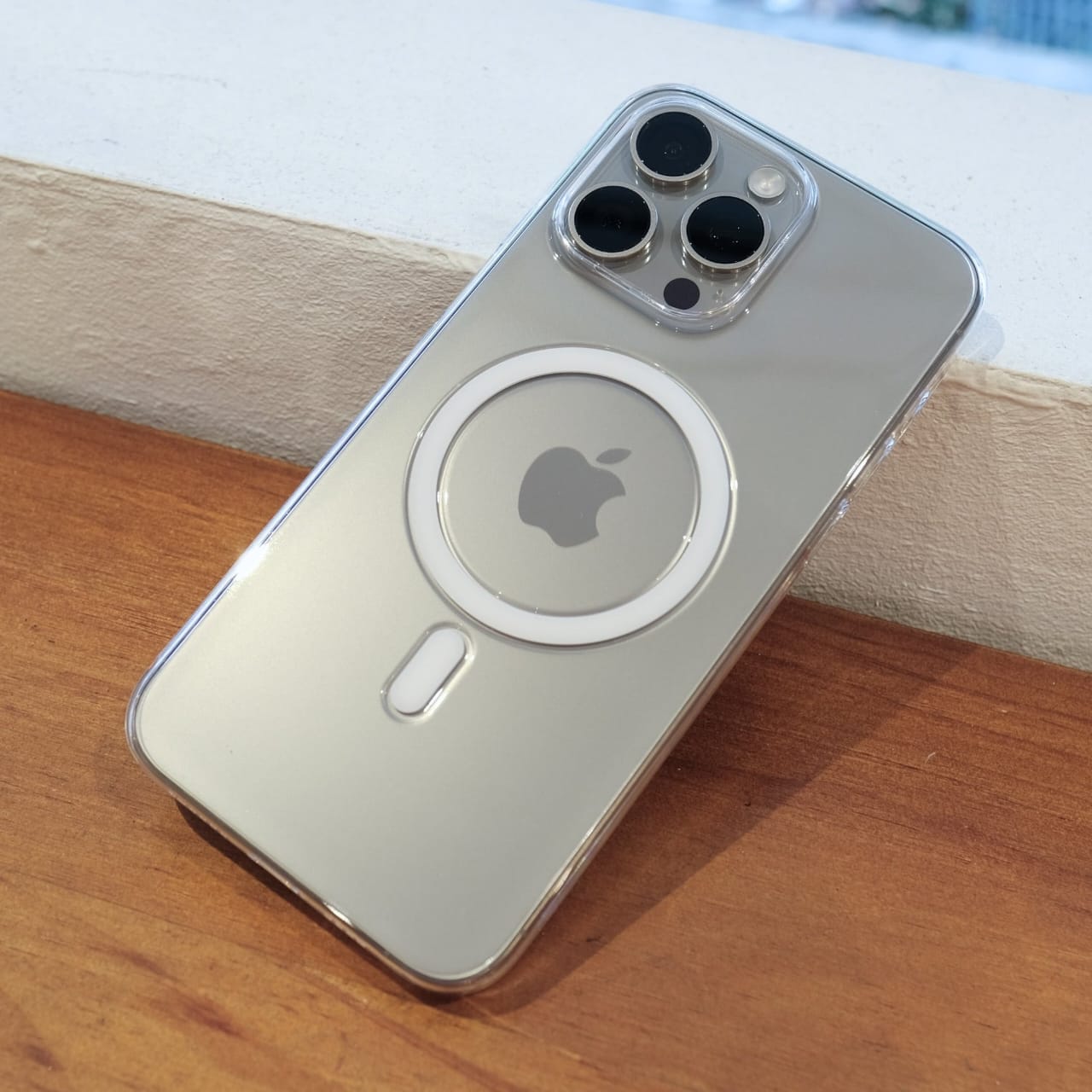 Anti Yellow Magsafe Clear Case